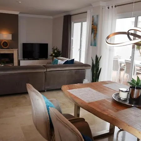Penthouse Mit Privatem Jacuzzi In Marbella - La Mairena *
