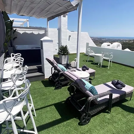 Penthouse Mit Privatem Jacuzzi In Marbella - La Mairena
