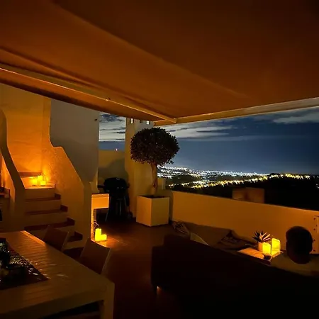 Penthouse Mit Privatem Jacuzzi In Marbella - La Mairena Apartment *