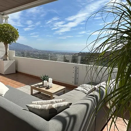 Apartment Penthouse Mit Privatem Jacuzzi In Marbella - La Mairena