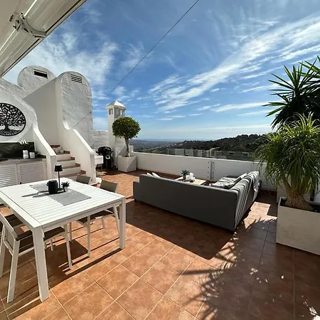 Apartment Penthouse Mit Privatem Jacuzzi In Marbella - La Mairena Ojén